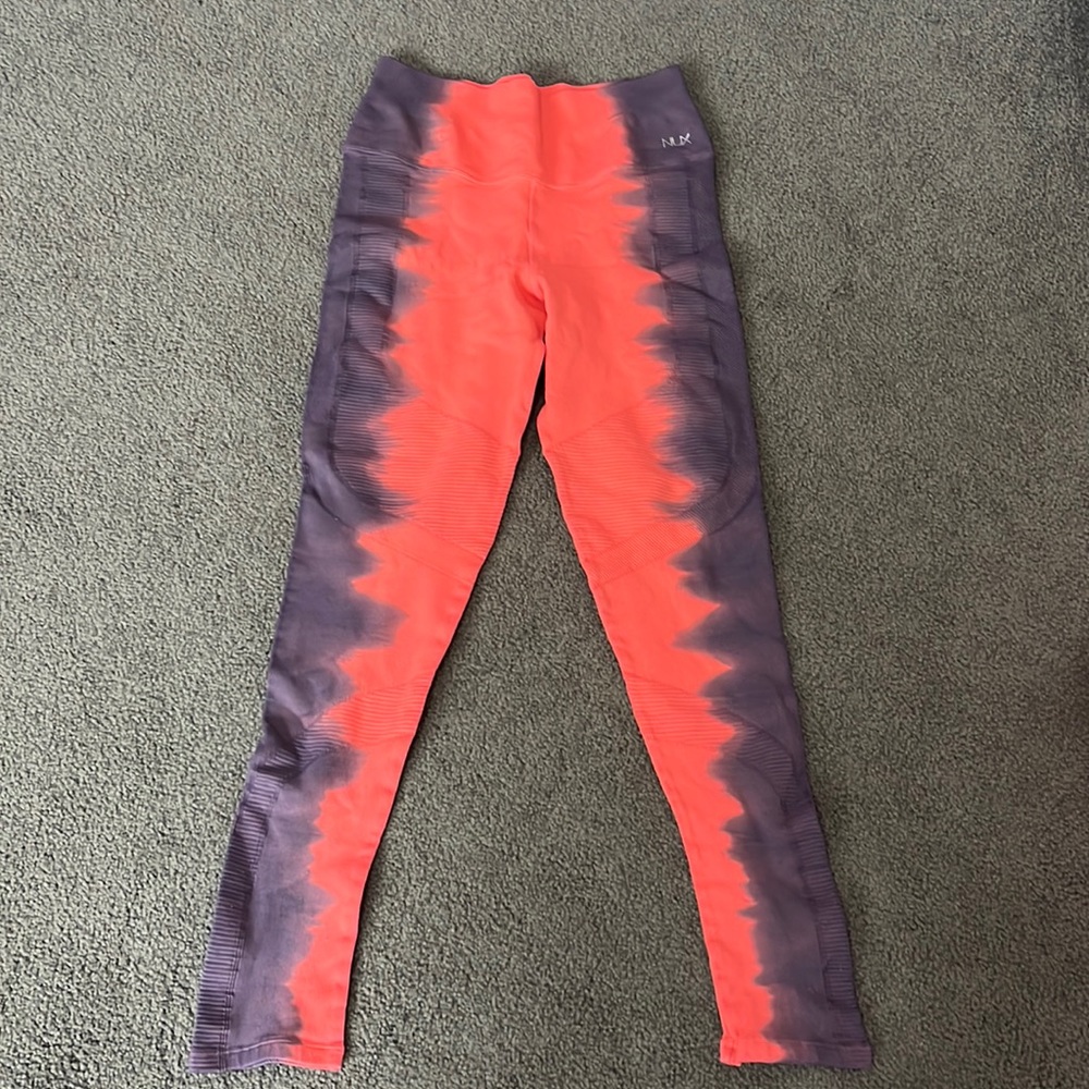 NUX leggings size medium